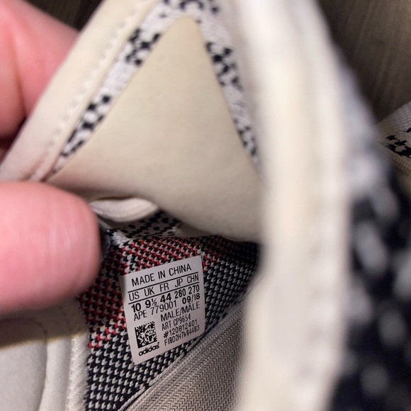 Yeezy Boost 350 Zebra - Picture 3 of 5